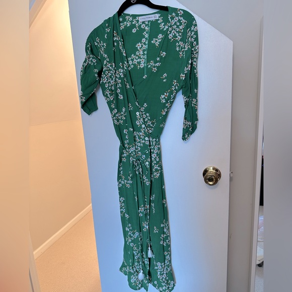 NEW Anthropologie green holiday floral wrap dress by Faithfull - size XS - Picture 2 of 4